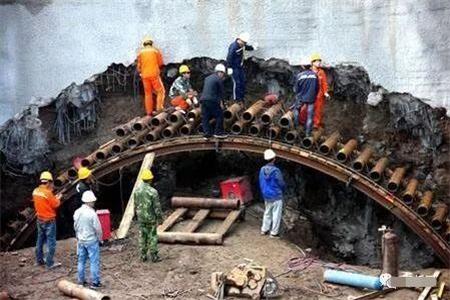 丽江隧道钢花管支护案例
